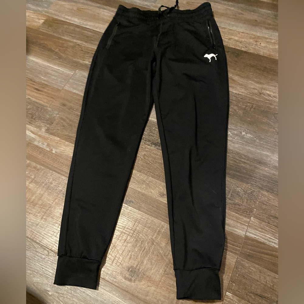 50%offw❤️ pink ultimate Victoria secret Black Joggers w dog S